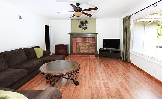 4th image of 437 Pomona St