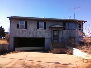 306 Central Ave, Bloomington, NE 68929