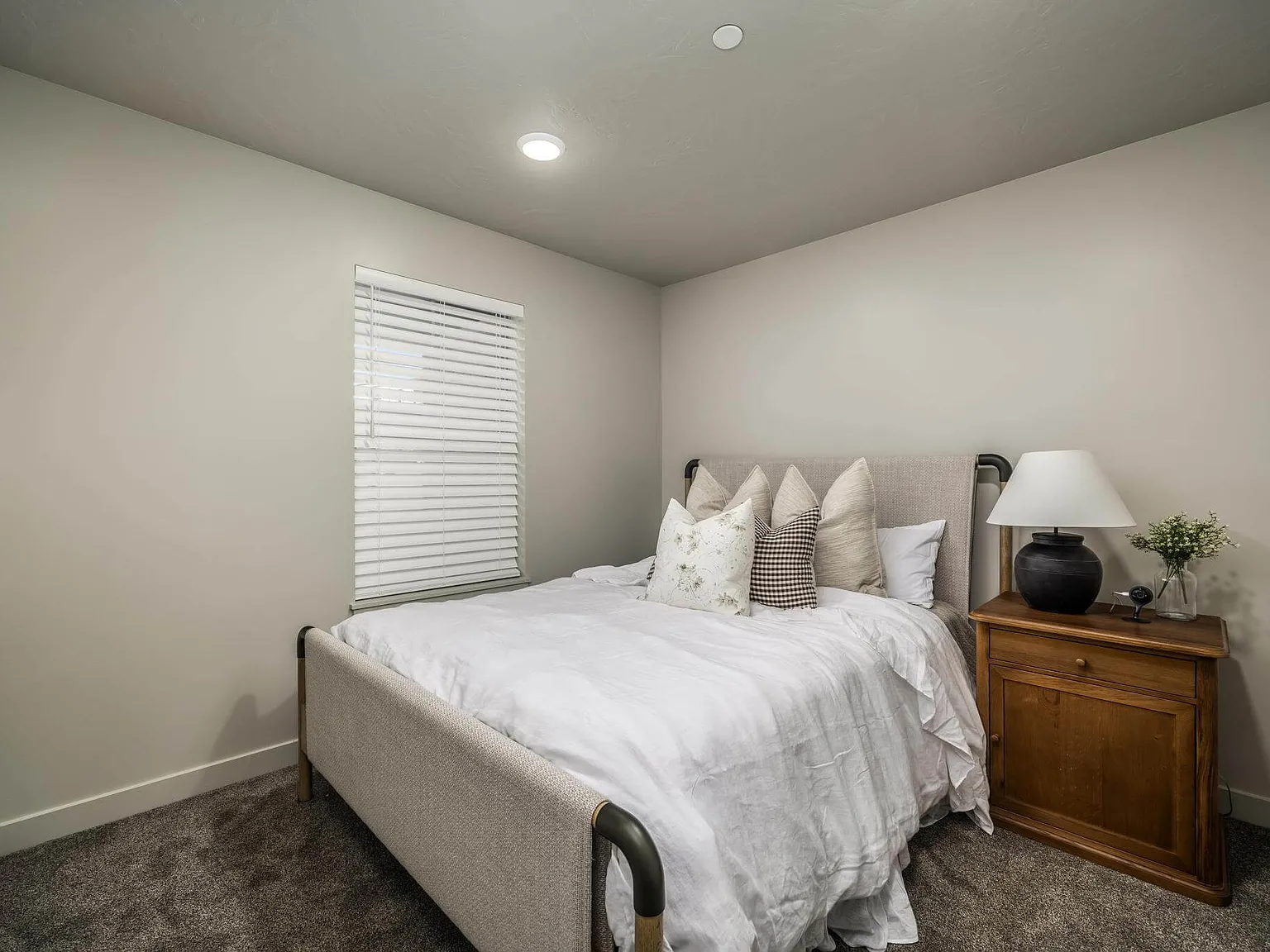 2 bed, 903 sqft, $1,600 — Photo 3