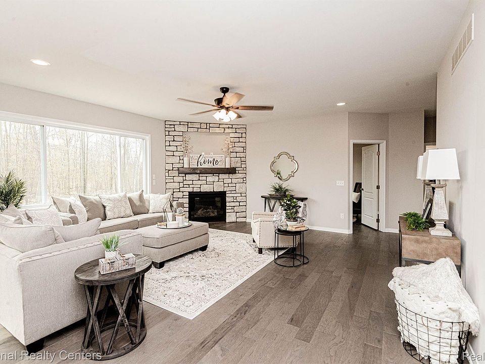 53234 Woodland Mdws, photo 9