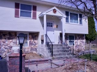 9 Quail Run Rd, Hopewell Junction, NY 12533