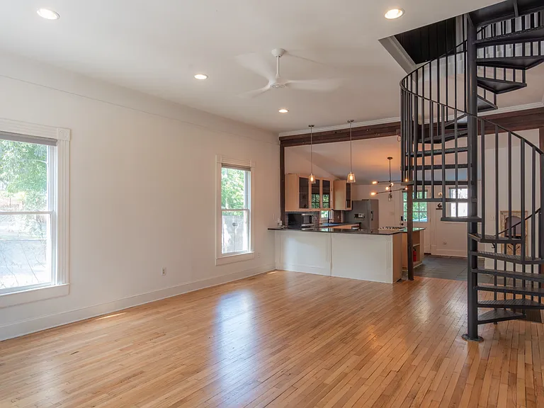 72 Flora Ave NE — Photo 6