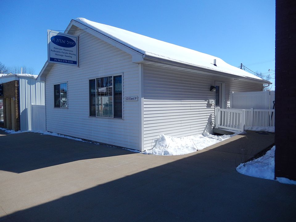 121 E 1st Street, Sumner, IA