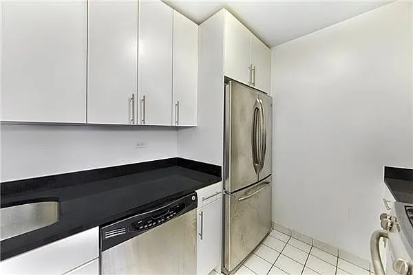 Sold by Park River | media 6