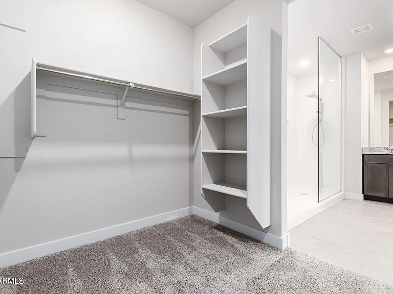 8526 S 69th Ln — Photo 16
