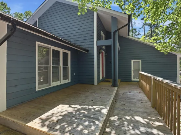 2726 Pheasant Run St, Lenoir, NC 28645