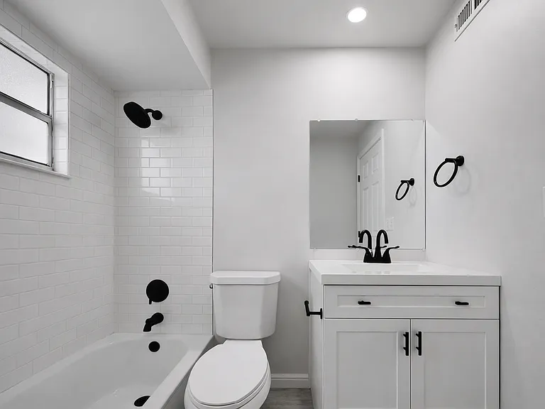 372 Jefferson Dr — Photo 9