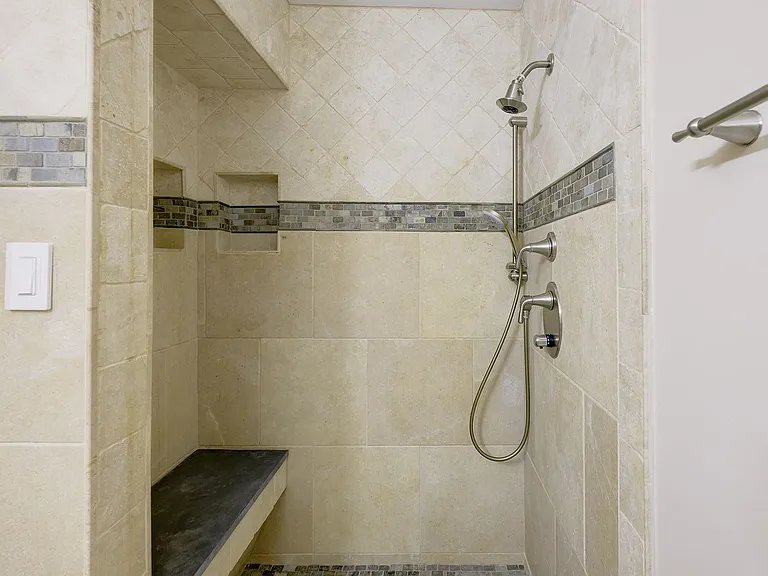 7518 Westlake Ter — Photo 33
