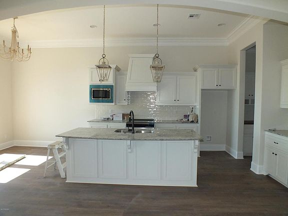 3rd image of 122 Meadow Gate Dr