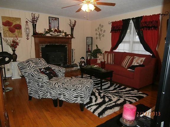 2nd image of 446 Bird Ln