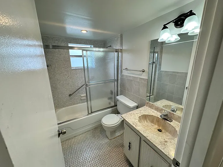 811 Flanders St #Q — Photo 19