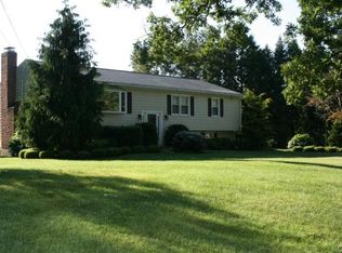 108 Ripton Rdg, Monroe, CT 06468