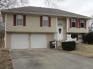 225 N Campbell St, Pleasant Hill, MO 64080