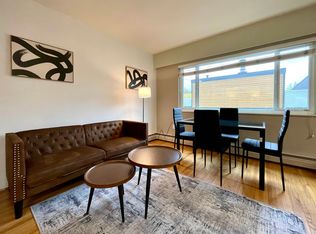 1985 W 8th Ave #302, Vancouver, BC V6J 1W2