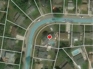 35 Ripple Ln, Levittown, NY 11756