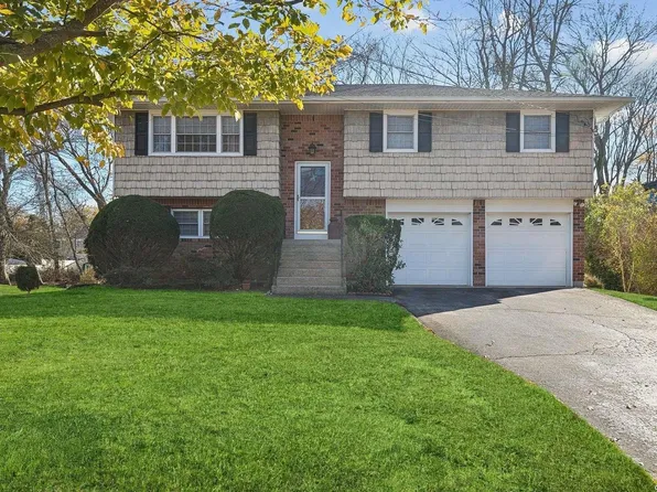 9 North Avenue, Smithtown, NY 11787