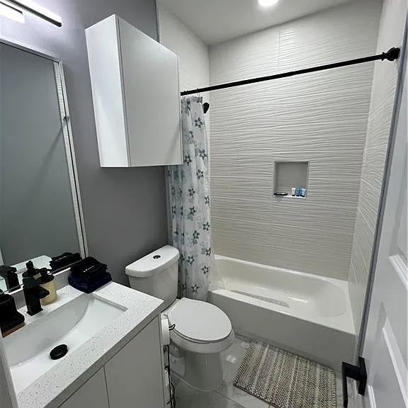 1421 Iris Ave #3 — Photo 5