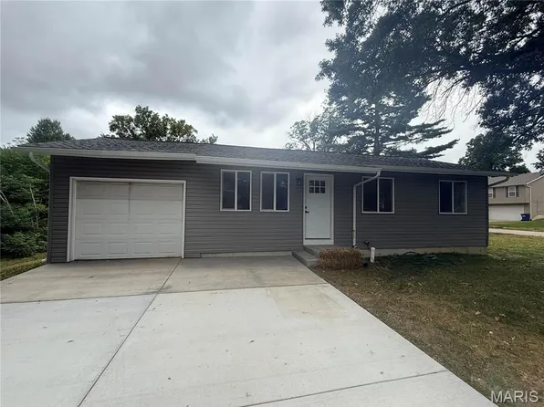 800 Flora Ave, Warrenton, MO 63383