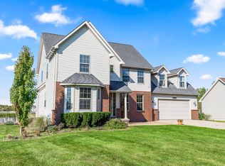 10156 N Fenton Rd, Fenton, MI 48430