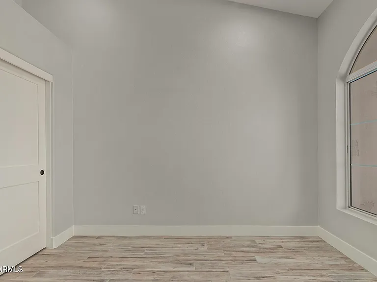 8941 E Maple Dr — Photo 25