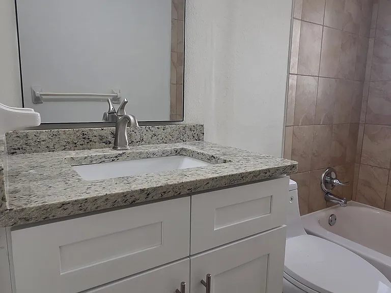 915 Ariana Apartment Community — Photo 44