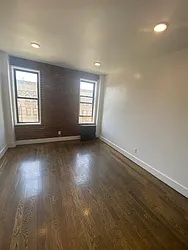 Rented by City Prime Commercial Realty 