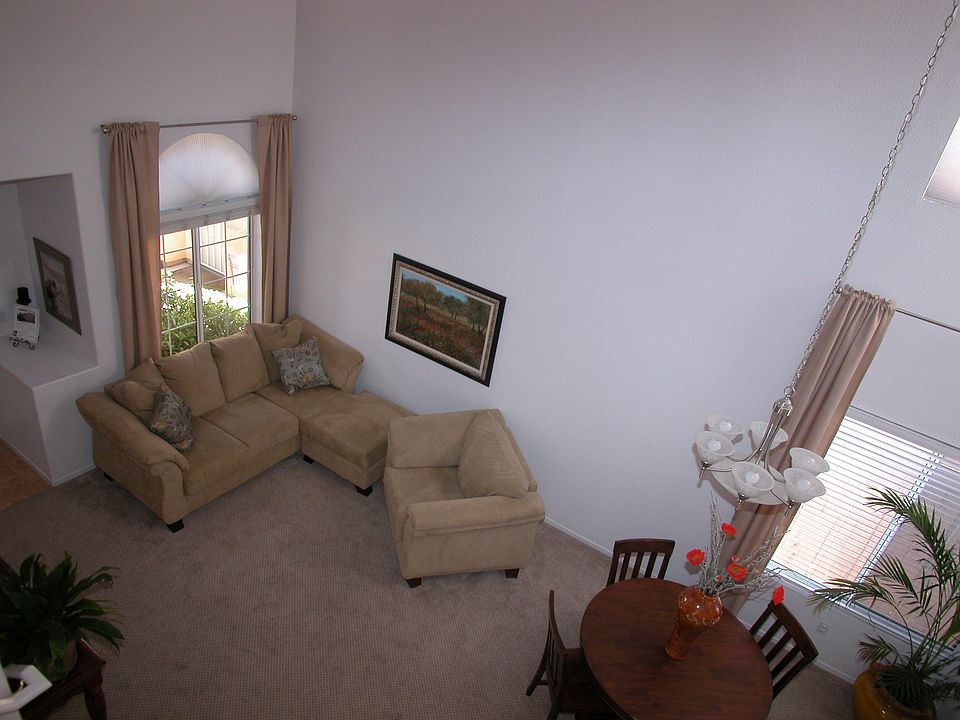 Cathedral ceilings in living room/dining room