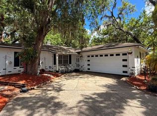 1111 Bristolwood St, Brandon, FL 33510