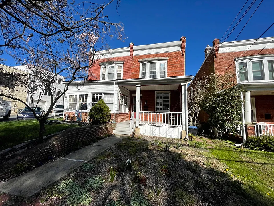 303 S Olive St #2