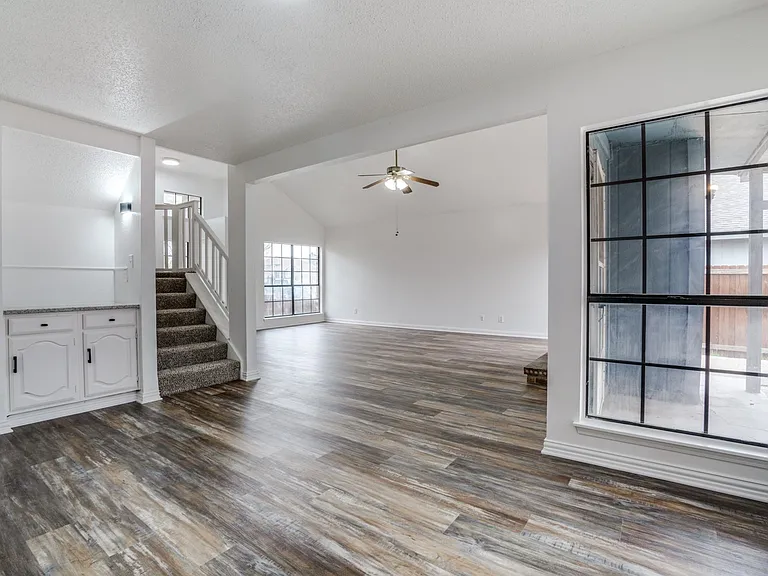 434 Wellington Dr — Photo 15