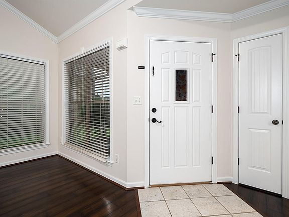 5th image of 6062 Townley Ct