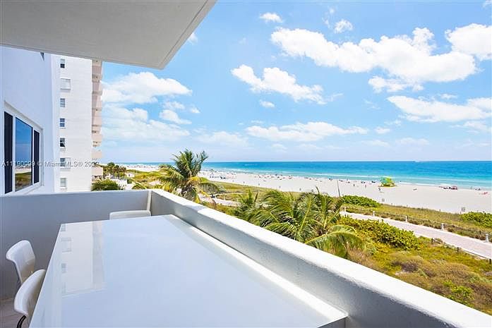 1st image of 325 Ocean Dr APT 509