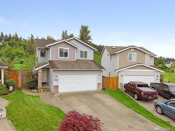 2nd image of 10924 185th Ave E
