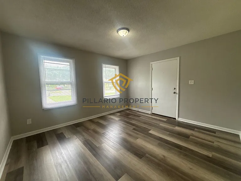 3536-3538 N Parker Ave — Photo 5