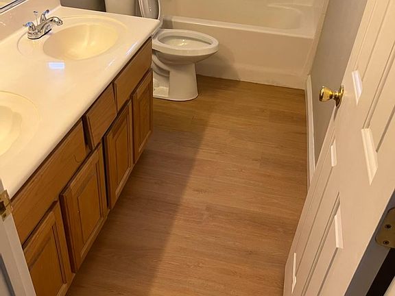 4th image of 2521 Torch Ave