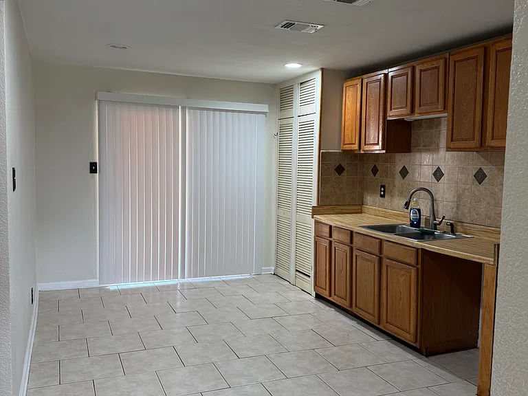 450 Mahota Dr — Photo 4