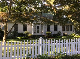 16 Grove Ave, Saint James, NY 11780