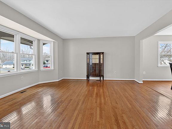 3rd image of 7140 Hamor Ln