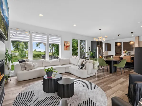 5460 Gestach Ln, Victoria, MN 55386