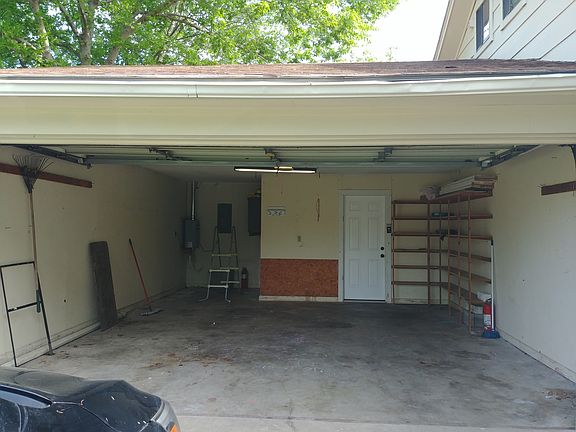 3rd image of 3504 Highmeadow Ln