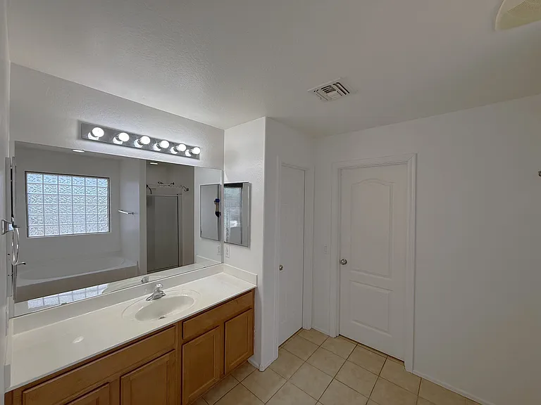 6830 S 70th Dr — Photo 5