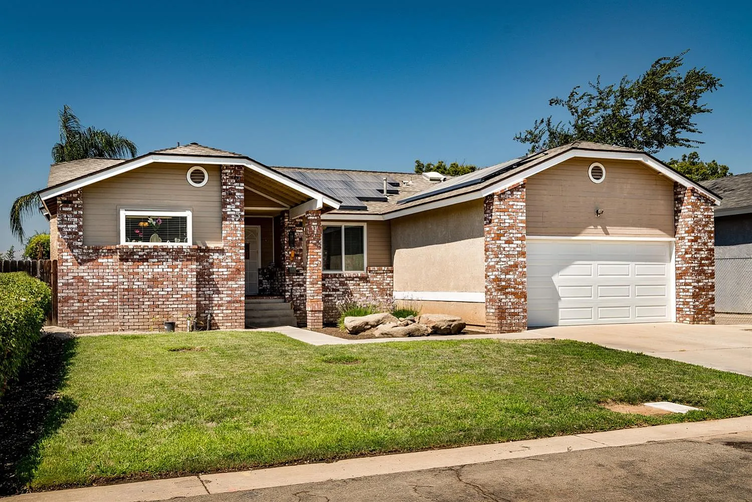 6242 E Nevada Ave photo 1