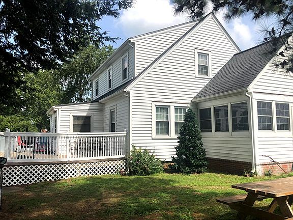 3rd image of 271 Hamilton Blvd