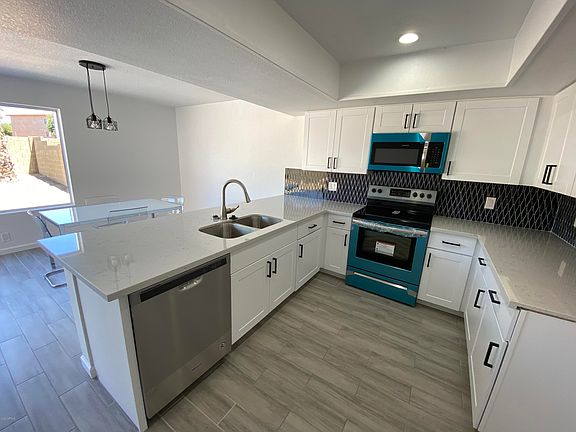 5th image of 8967 N 63rd Dr