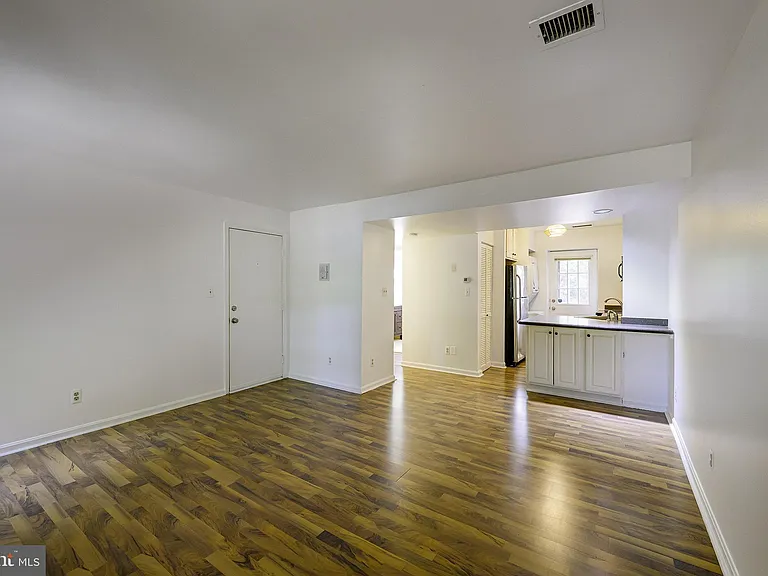 1403 E Abingdon Dr #2 — Photo 7