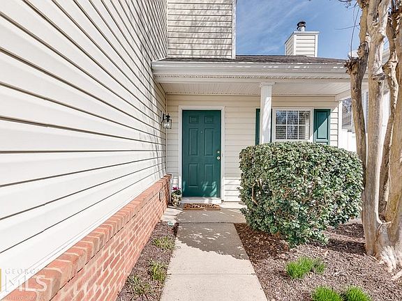 2nd image of 209 W Oaks Pl