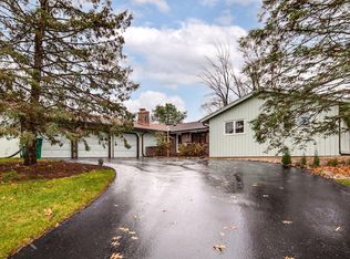 8 Edward Ln, Hawthorn Woods, IL 60047
