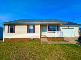 317 Pappy Dr, Oak Grove, KY 42262