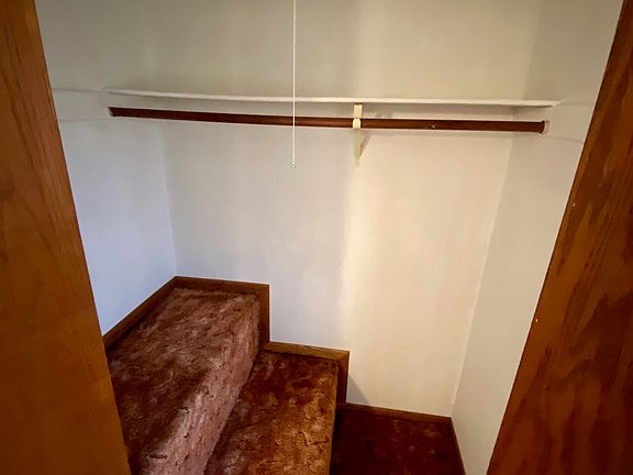2nd image of 610 12th Ave S #610