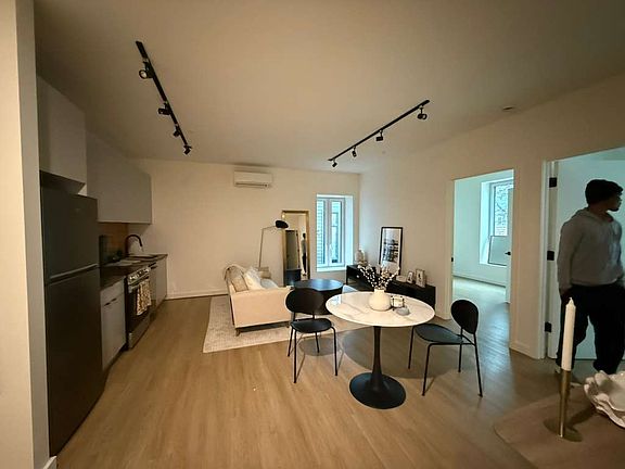 4th image of 324 Pacific Ave #103